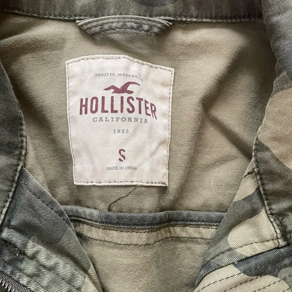 Hollister Green Utility Jacket Military-Inspired Style